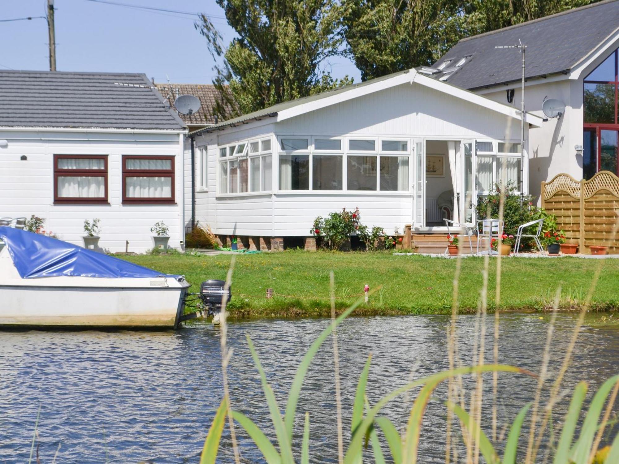 Reflections Villa Surfleet Exterior photo